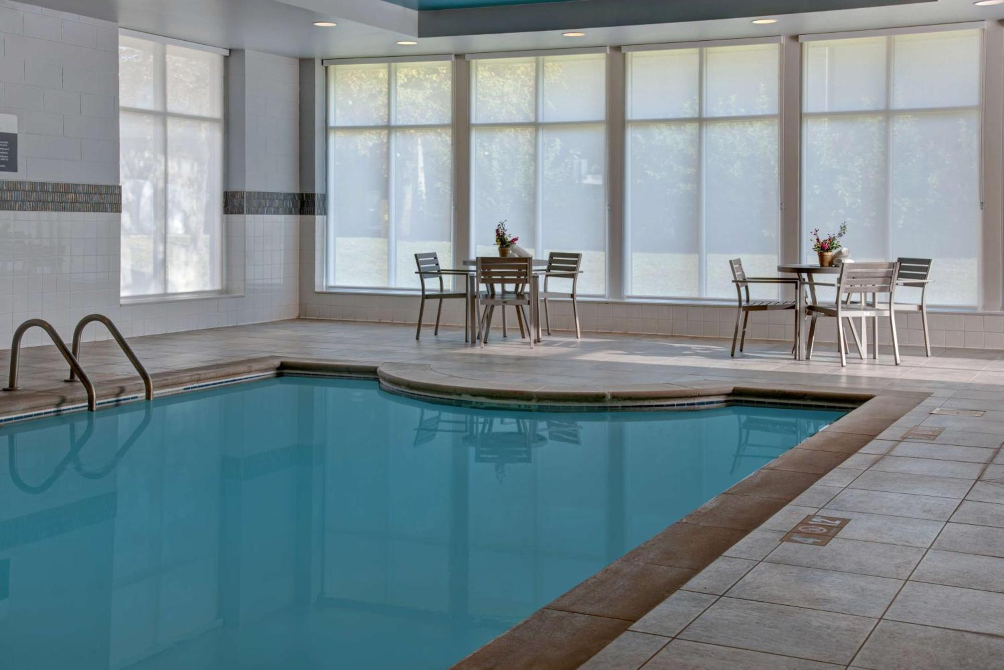 Hilton Garden Inn Kansas City/Kansas Zewnętrze zdjęcie