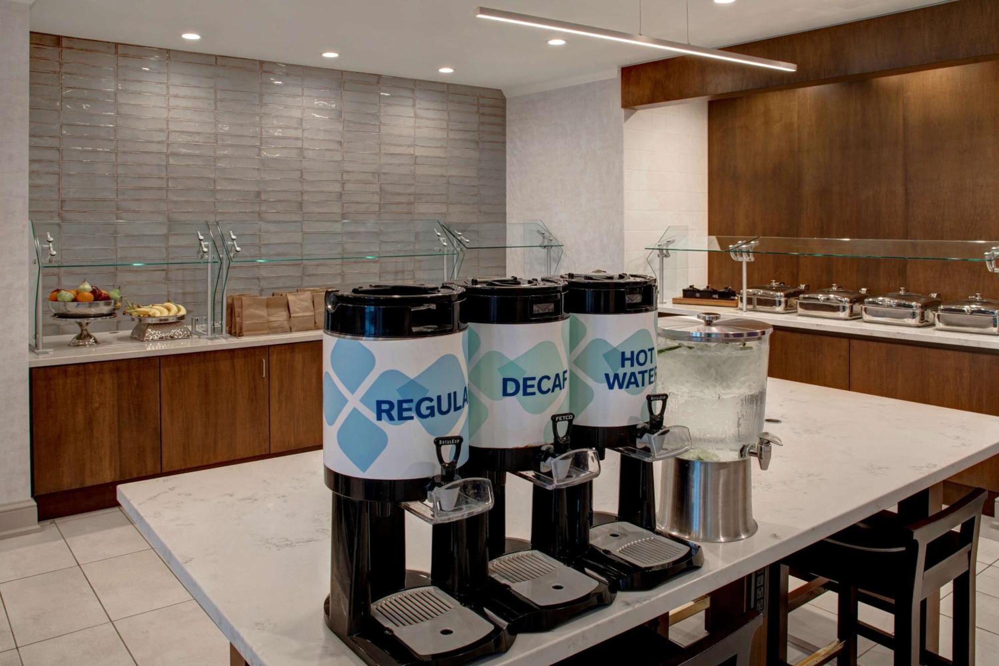 Hilton Garden Inn Kansas City/Kansas Zewnętrze zdjęcie
